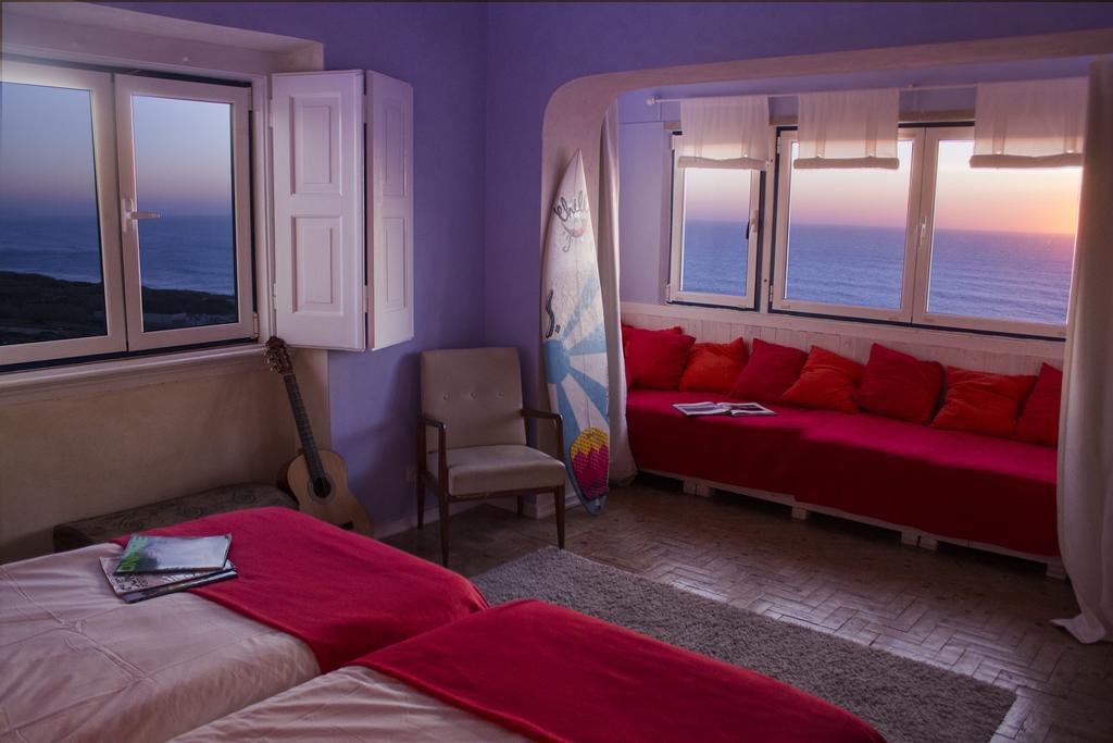 Albergue Chill In Ericeira Surf House Habitación foto